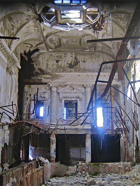 Berks El Stop Bank Interior