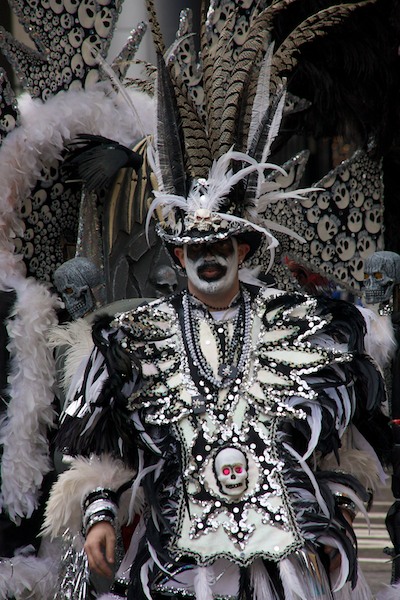 Black and White Mummer